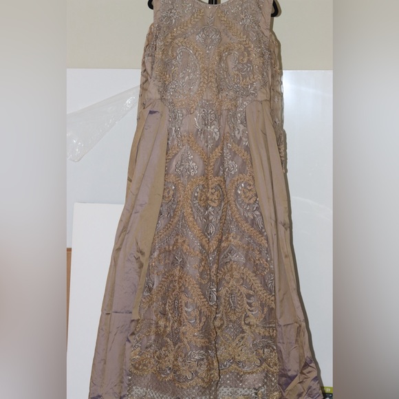 EUC Sonal Chauhan Grey Embroidered Abaya Style Anarkali Party Wear size 12 - Picture 3 of 8